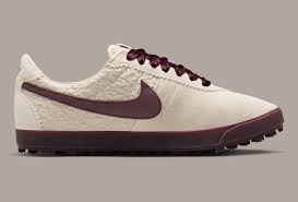 Nike Astro Grabber Leather SE Light Cream Burgundy Crush (Women's)